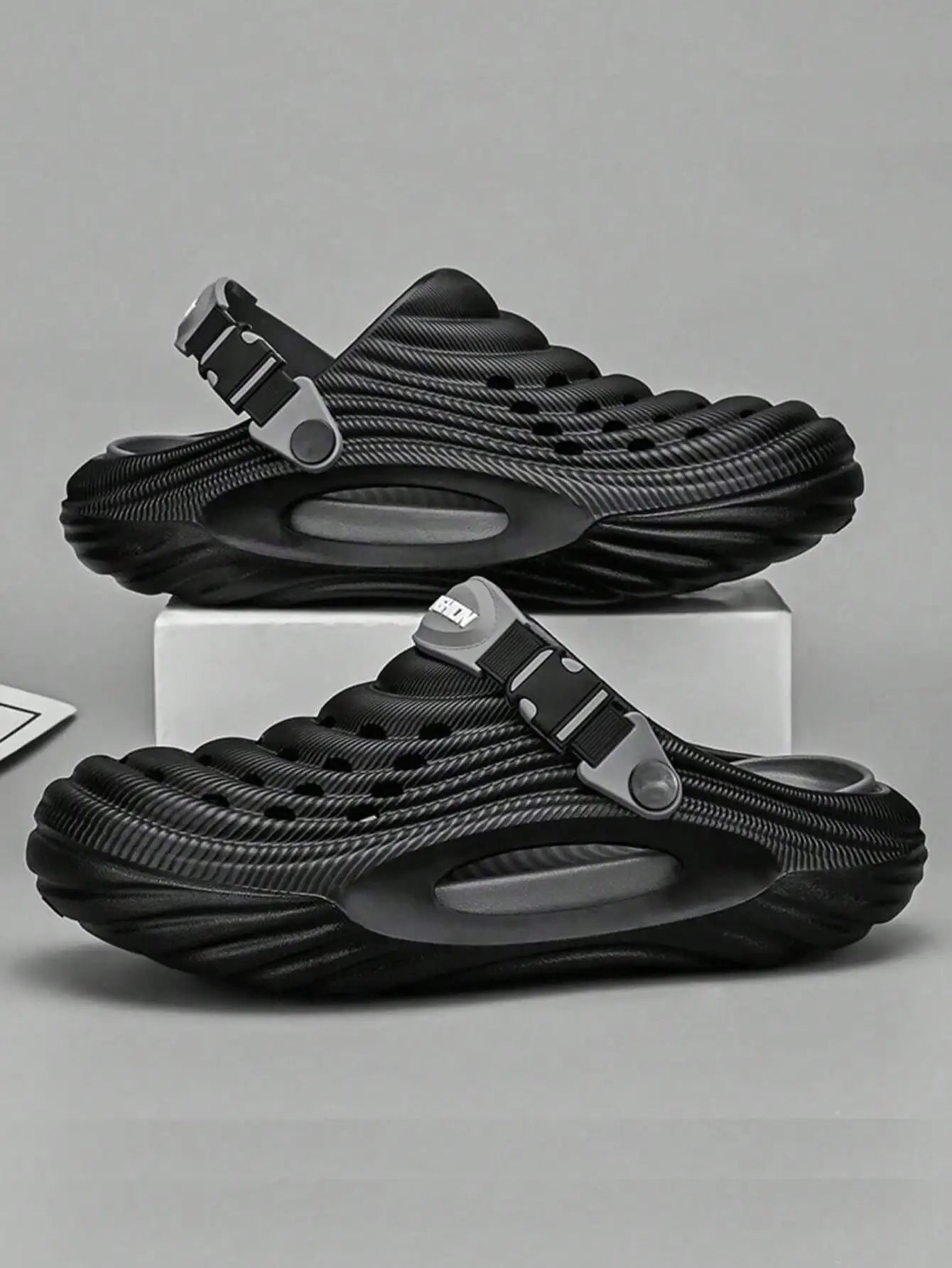 Men's Outdoor Sandals Non Slip Closed Toe Beach Hiking Slides