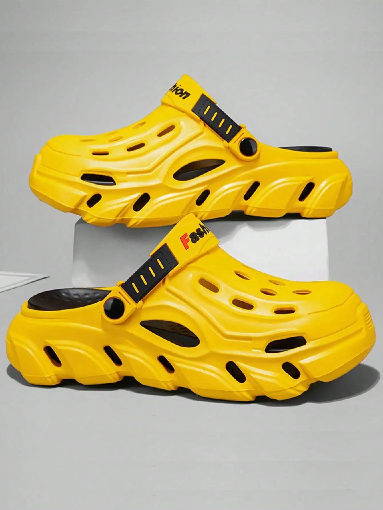 Men's Outdoor Sandals Non Slip Closed Toe Beach Hiking Slides