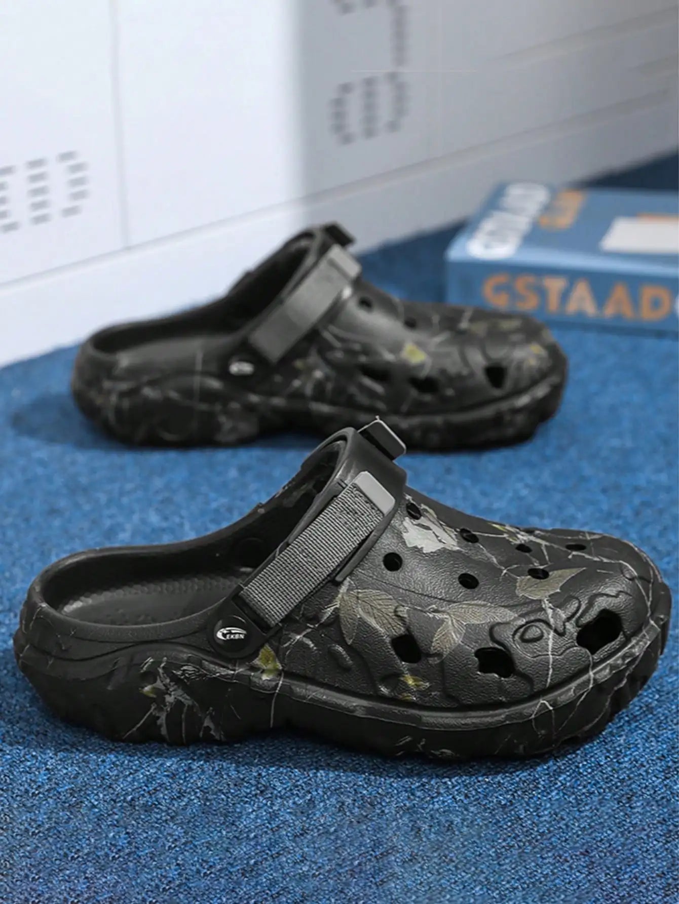 Unisex Camouflage Leaf Print Outdoor Sandals With Arch Support