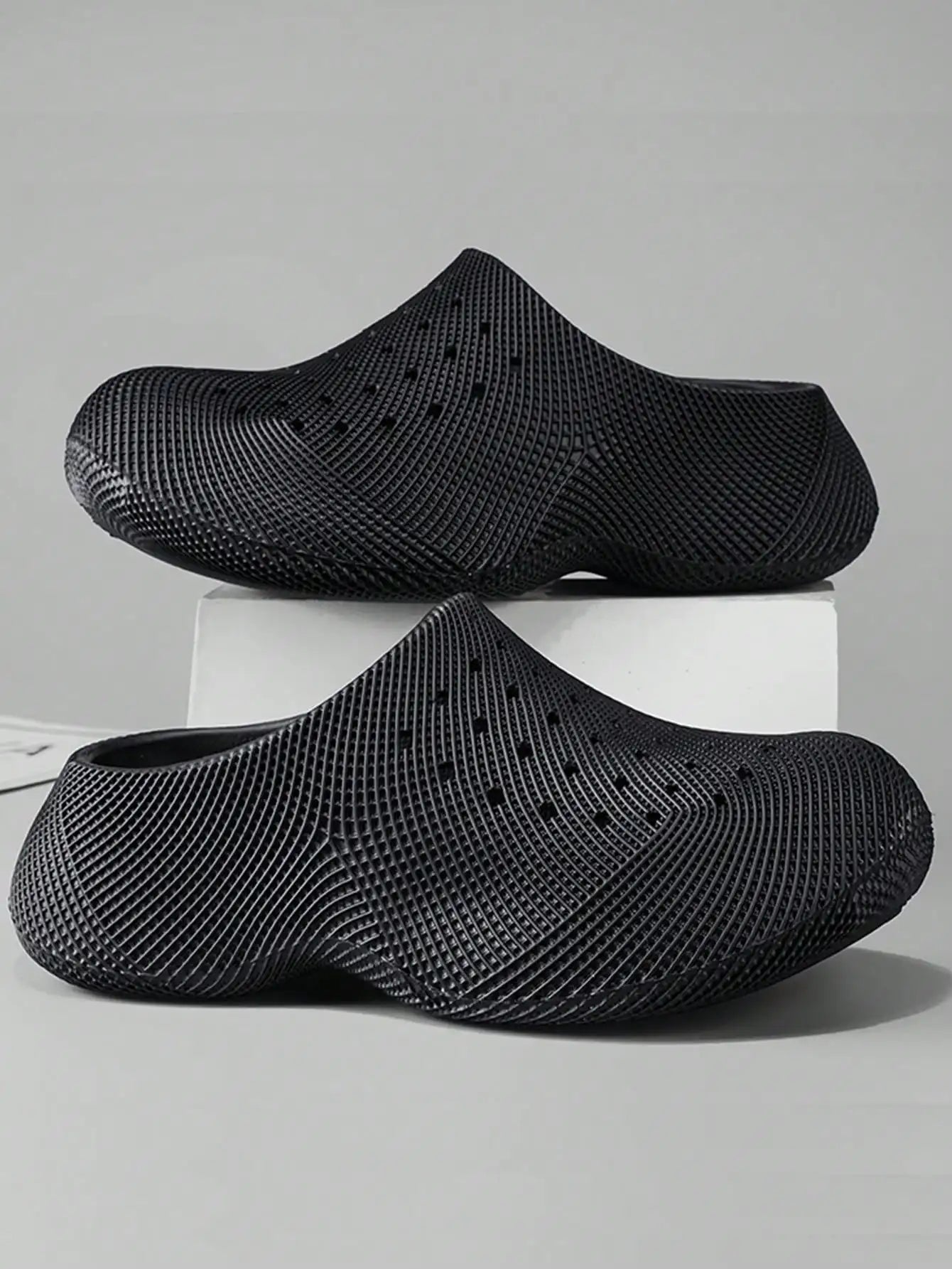 Men's Outdoor Sandals Non Slip Closed Toe Beach Hiking Slides